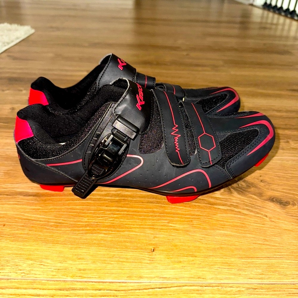Unisex Bike Shoes – Size 44 (Men’s 10 / Women’s 11.5) – New Without Tags